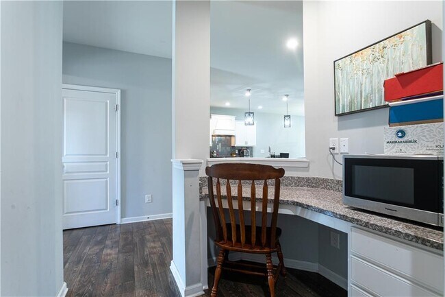 Building Photo - 302 Pebblestone Ln