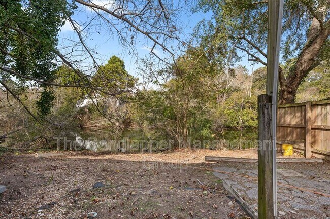 Building Photo - 28 Crosscreek Dr