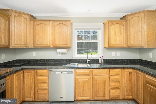 Building Photo - 8 Wilderness Ct