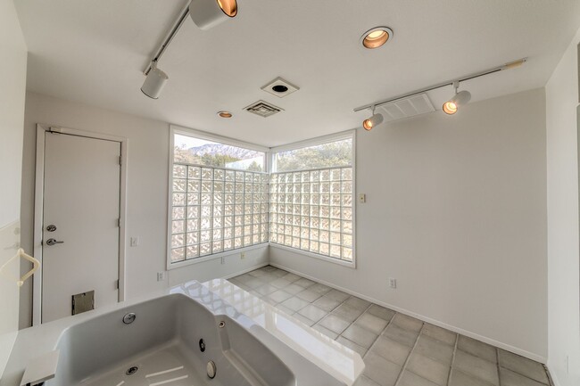 Building Photo - SANDIA HEIGHTS EXECUTIVE RENTAL 2+Story 3B...
