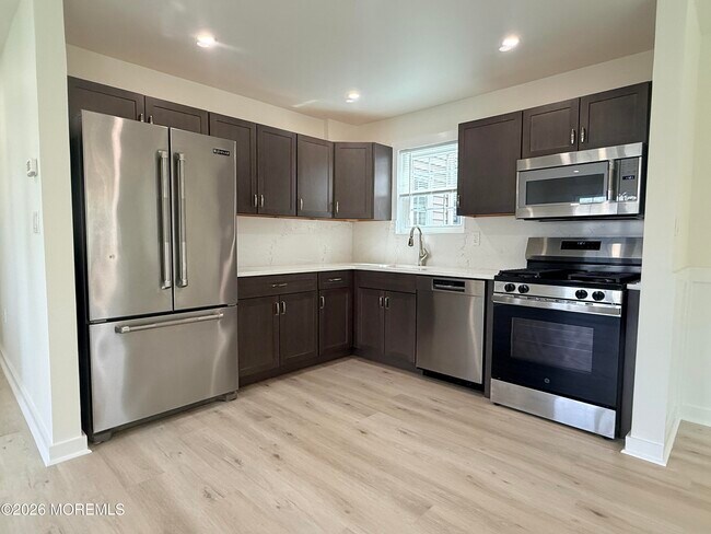 Building Photo - 15 Lindsey Cir