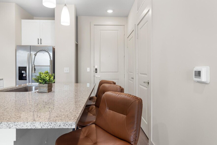 Building Photo - 5820 1/2 Cameron Rd