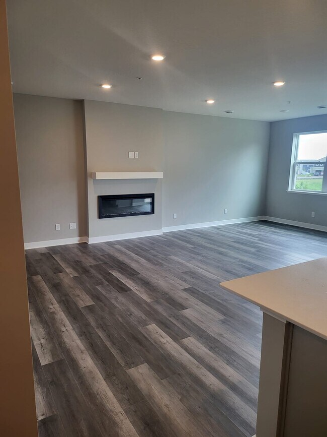 Building Photo - 17108 Dysart Pl