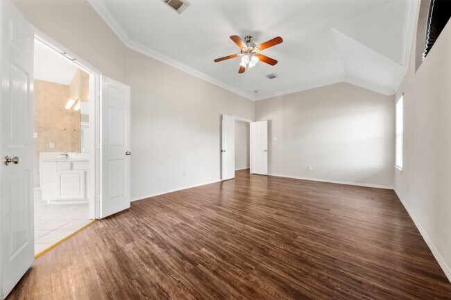 Building Photo - 17102 Mountain Crest Dr