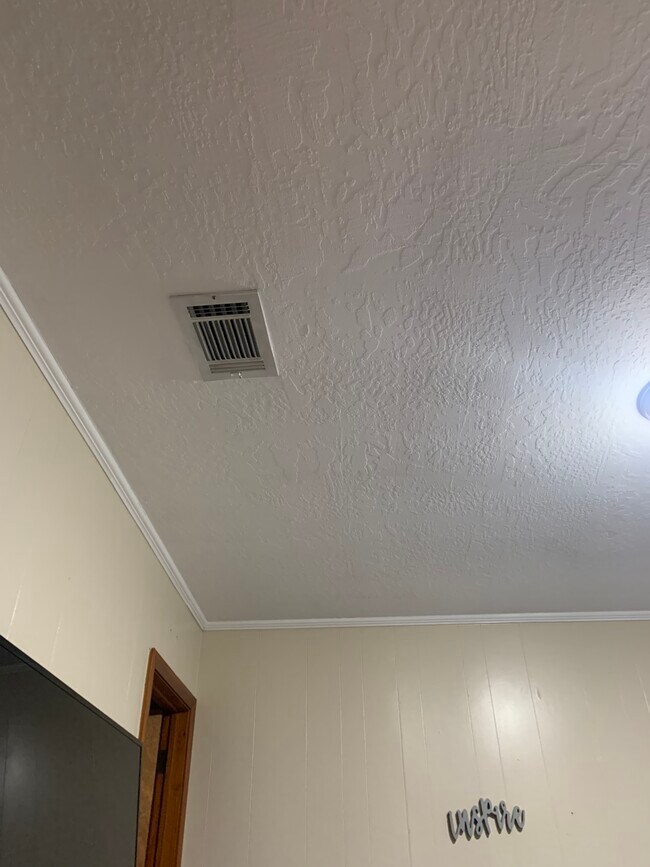 Building Photo - 204 Boxtel St