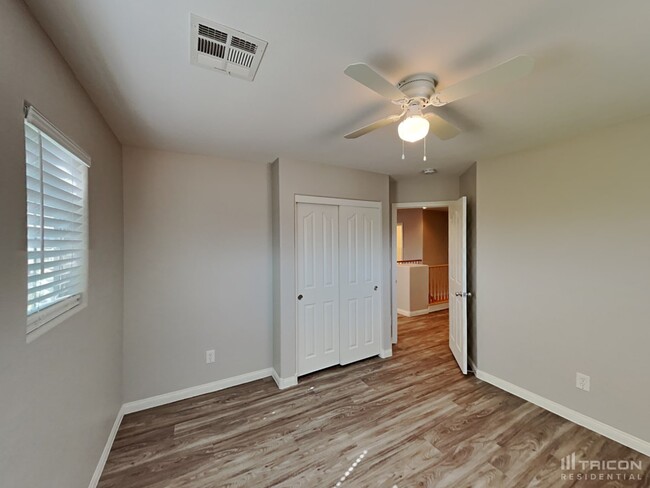Building Photo - 72 Japonica Ave