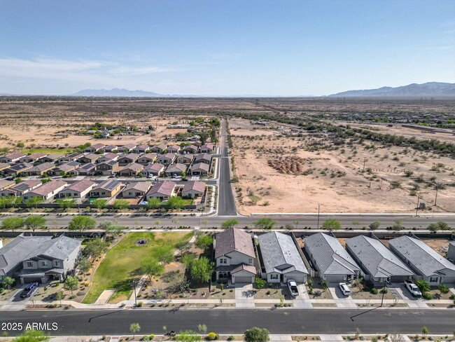 Building Photo - 17809 W Country Club Terrace