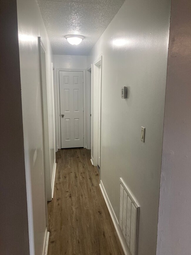 Building Photo - Woolmarket 3 Bedroom