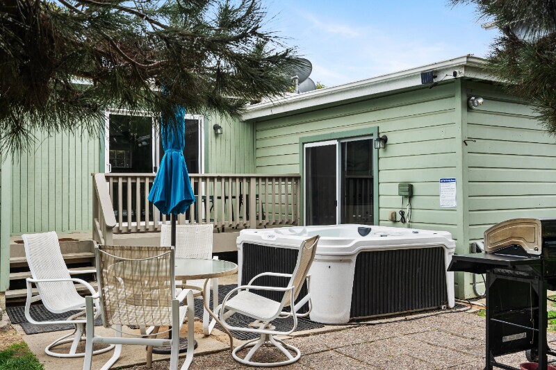 Building Photo - 514 Sunset Dr
