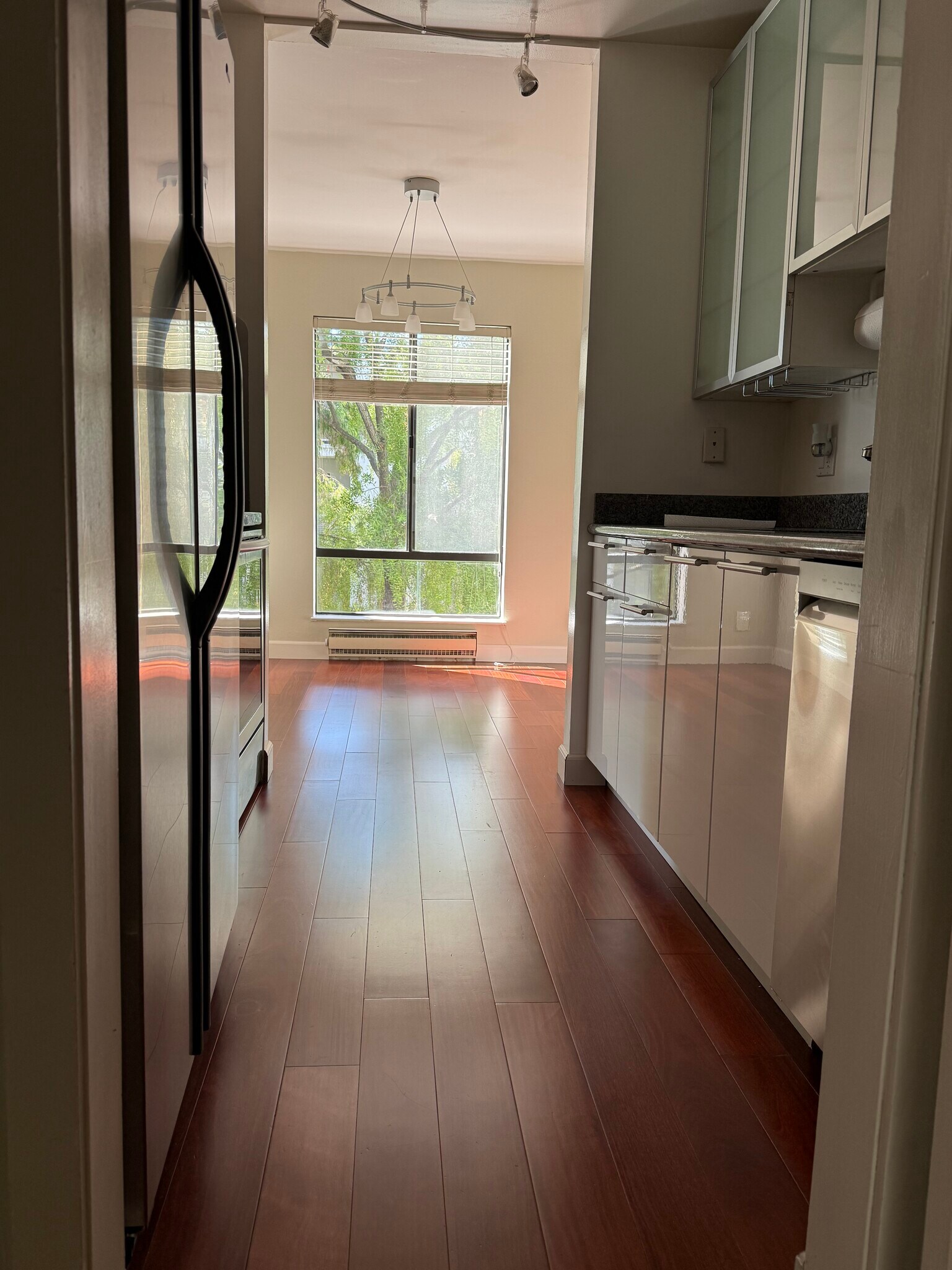 Kitchen - 4 Admiral Dr