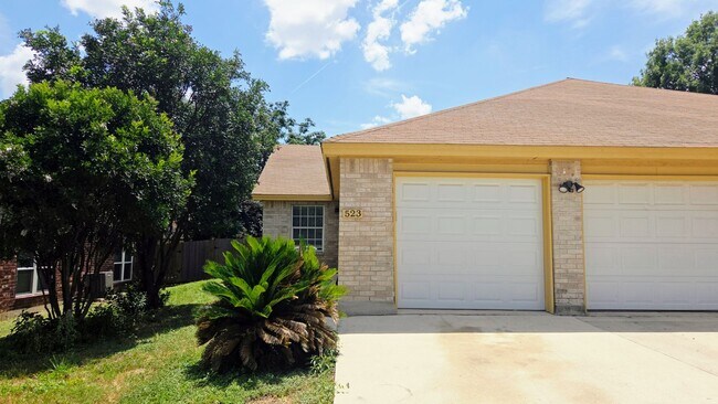 Building Photo - 523 Clearfield Dr
