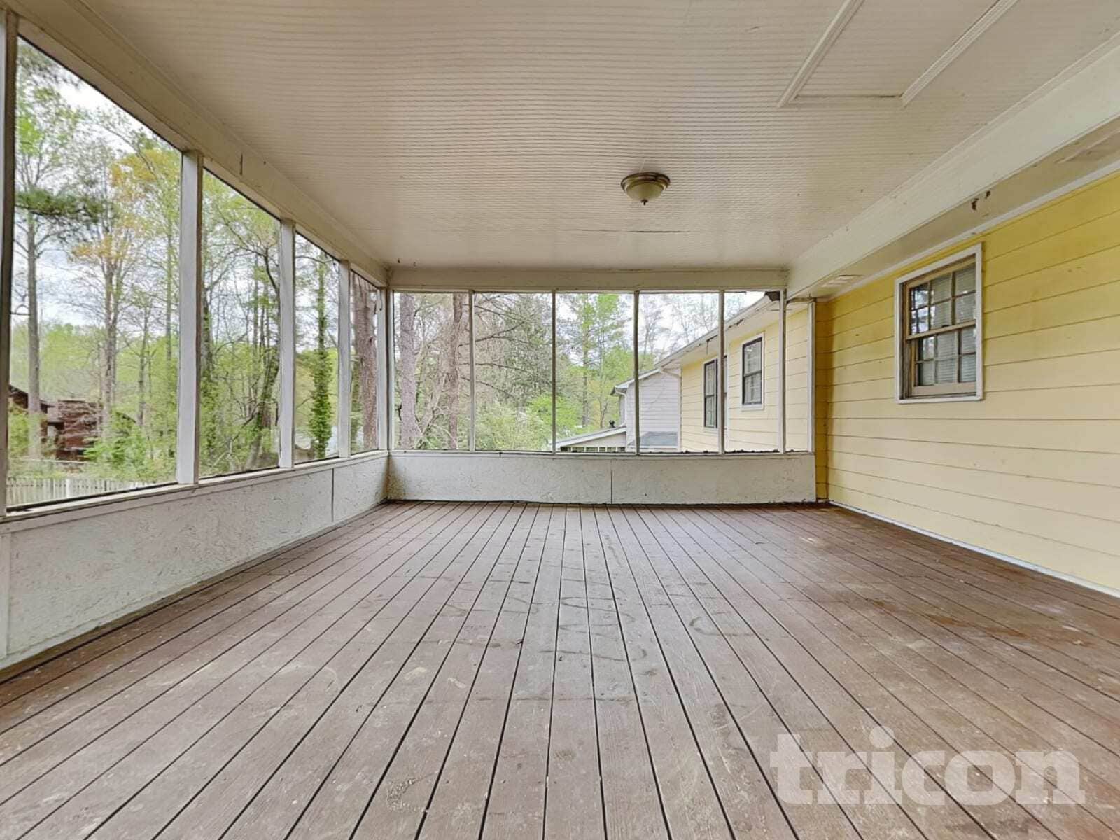 Building Photo - 3735 Linwood Way
