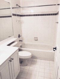 Building Photo - 9715 Darlington Pl