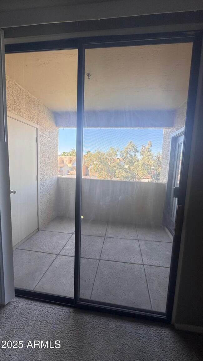 Building Photo - 4925 E Desert Cove Ave
