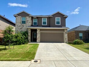 Building Photo - Spacious 4/2.5 beauty ~ Refrigerator/Washe...
