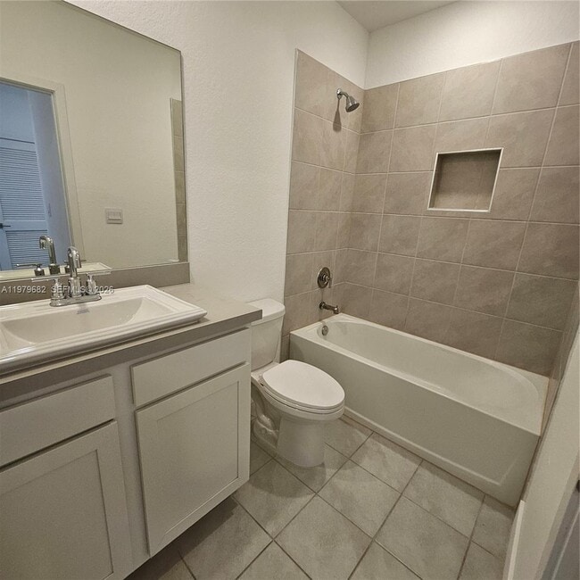 Building Photo - 1720 SE 9th Ave