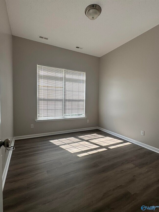 Building Photo - 15835 Mary Shell Dr NW