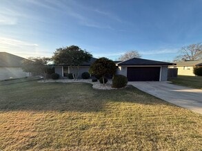 Building Photo - 3402 Azalea Dr