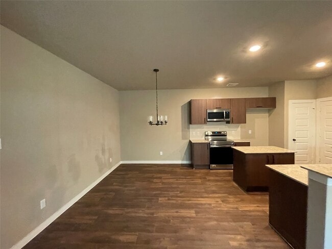 Building Photo - 9789 Grosbeak Ln