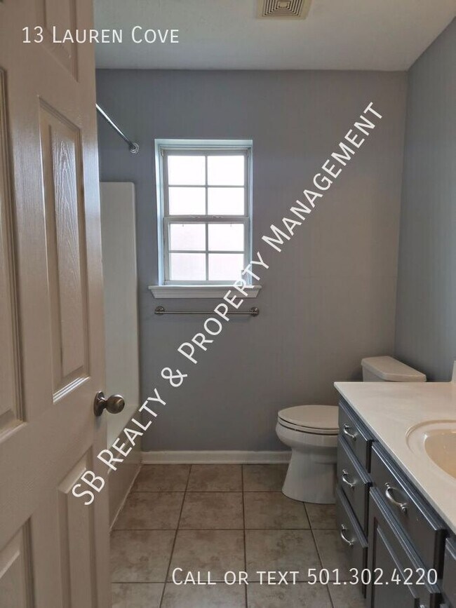 Building Photo - 13 Lauren Cove