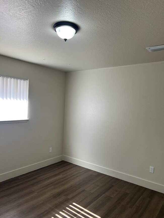 Building Photo - 3000 Keller St