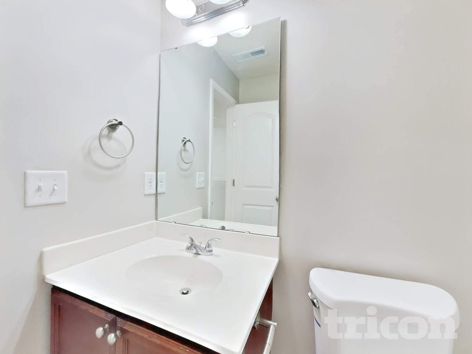 Building Photo - 325 Emilies Crossing Way