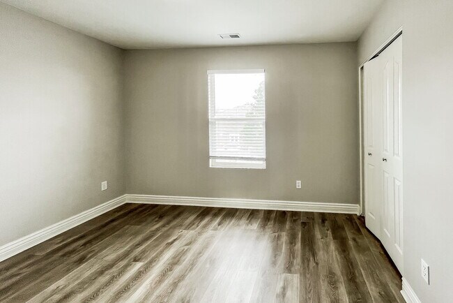 Building Photo - 2192 Cedar Trails Way N