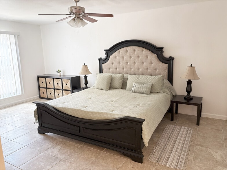 Master Bedroom - 7500 Callaghan Rd