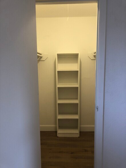 Building Photo - 15115 Mesa Dr