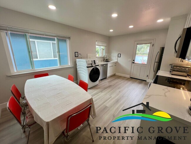 Building Photo - Furnished Single Family Home in Pacific Gr...