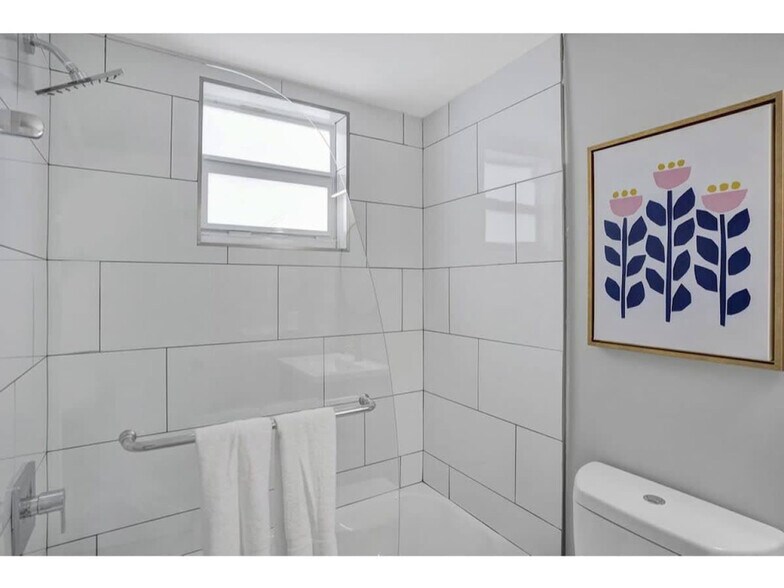 Building Photo - 50 Davie Blvd