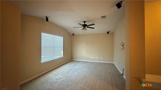 Building Photo - 834 Red Fern Dr