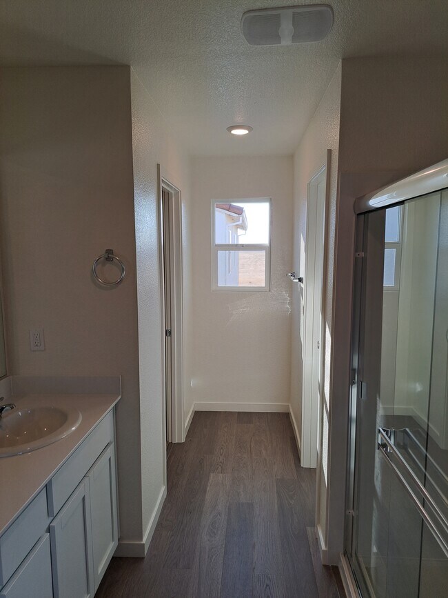 Building Photo - 5009 Star Dance Cir