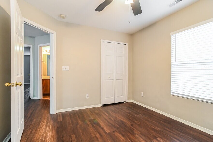 Building Photo - 9112 Old Ash Ct