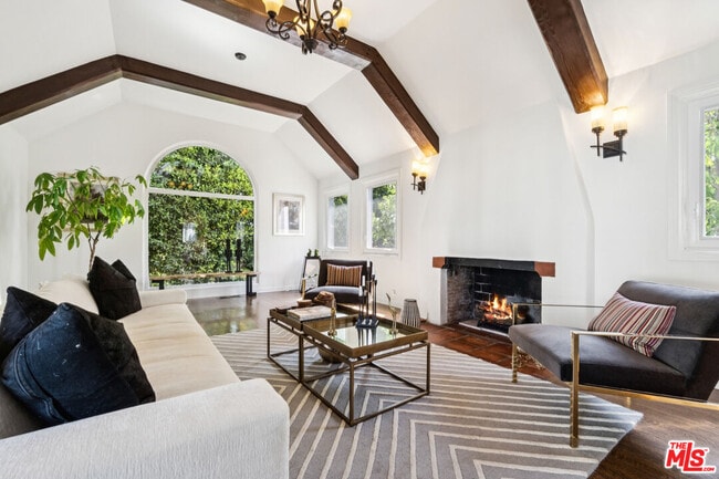 Building Photo - 956 S Longwood Ave