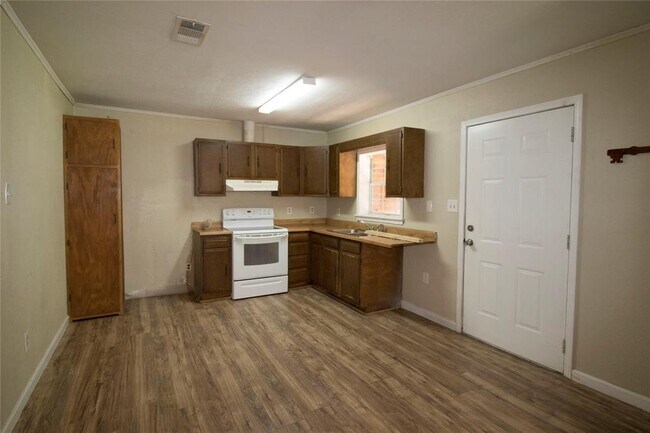 Building Photo - 20 White Oak Dr