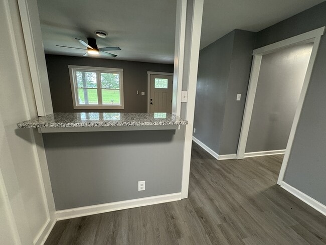 Building Photo - 3620 SW Cerro Vista St