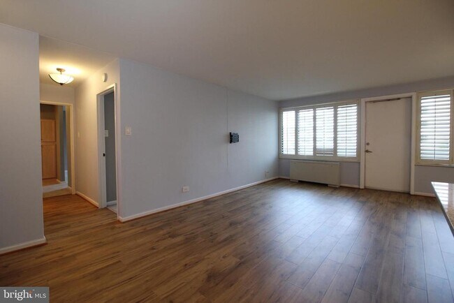 Building Photo - 4501 Arlington Blvd