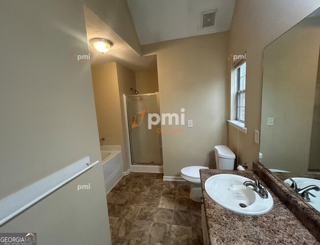 Building Photo - 15 Hidden Mill Ct