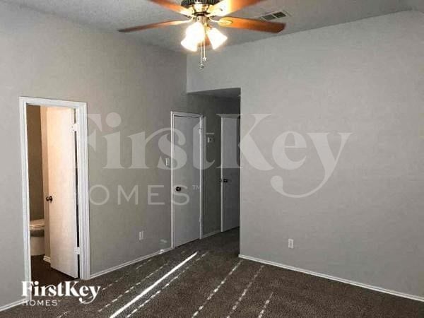 Building Photo - 911 Blewitt Dr