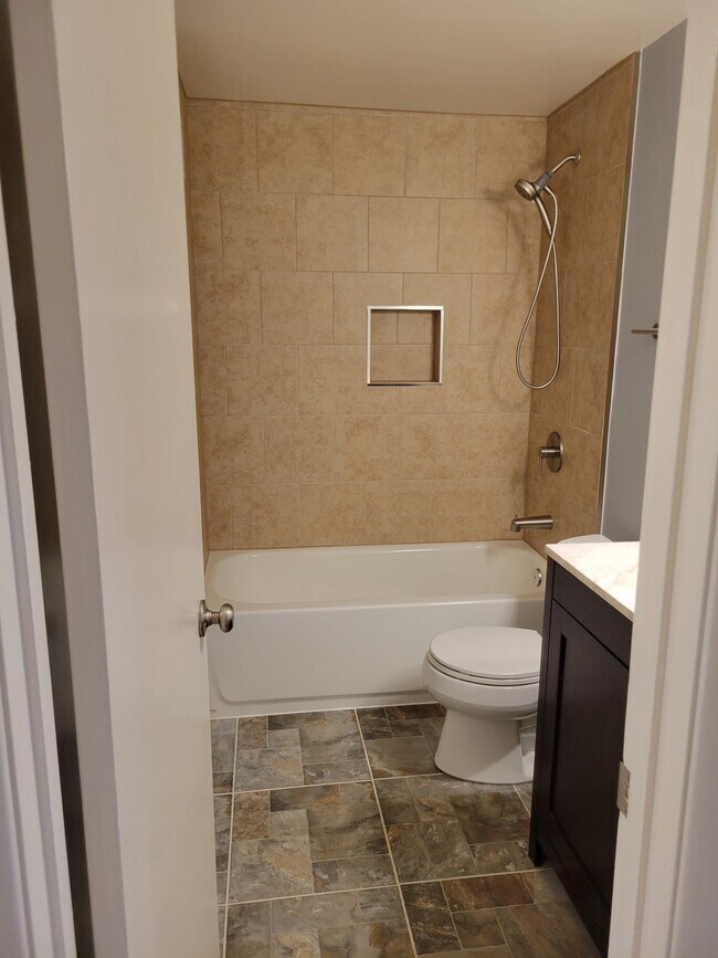 Building Photo - 1107 N Pegram St