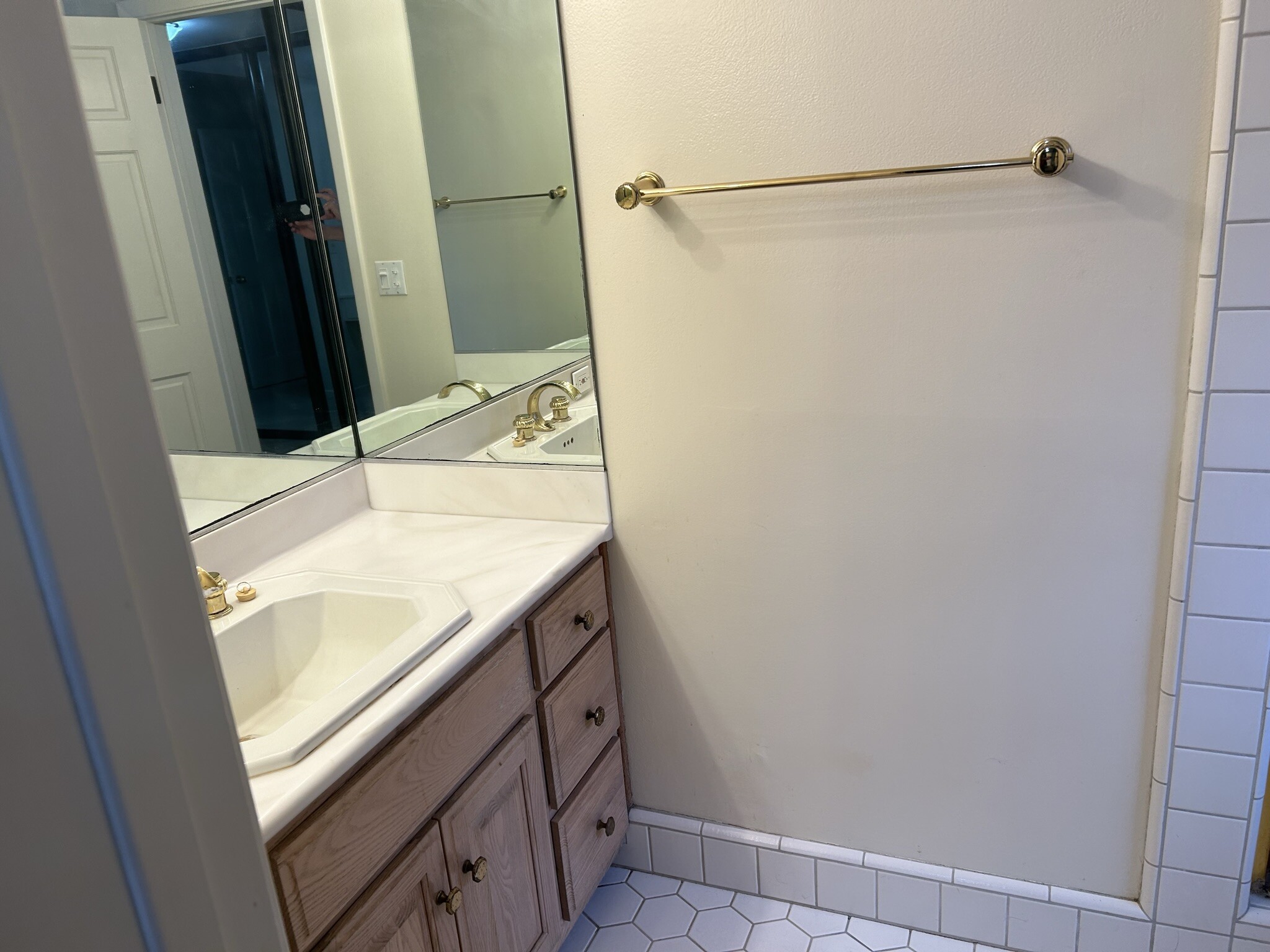 Bathroom w/shower - 30438 Via Cambron