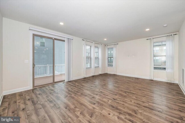 Building Photo - 45366 Daveno Square