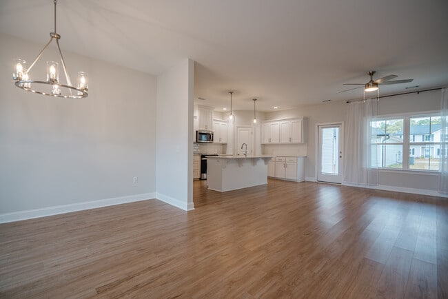 Building Photo - 106 Holland Dr