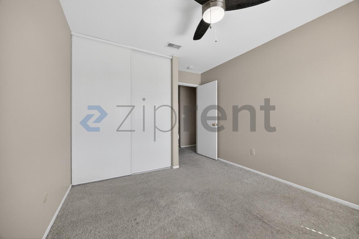 Building Photo - 1665 Hawk Ridge Pl