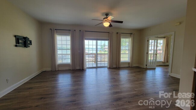 Building Photo - 137 Fern Haven Ln