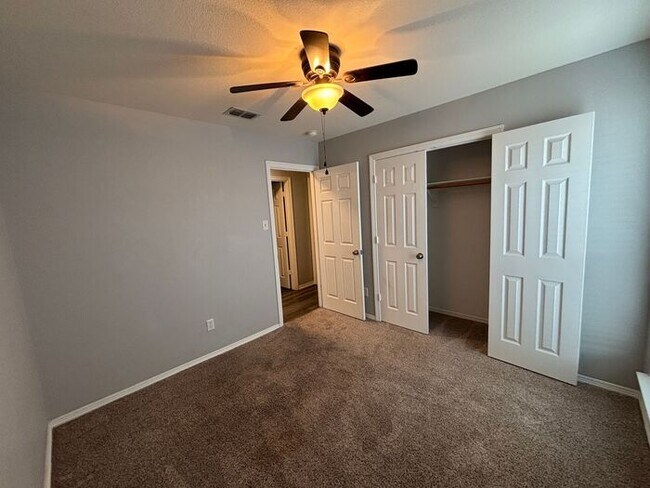 Building Photo - 112 Pepperbush Ln