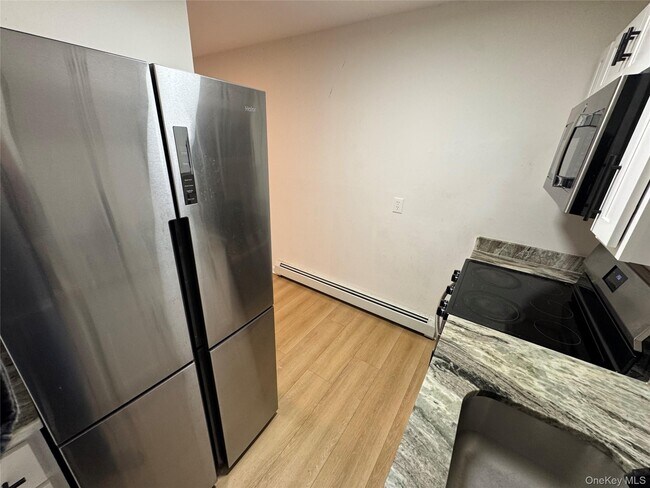 Building Photo - 98 E Market St