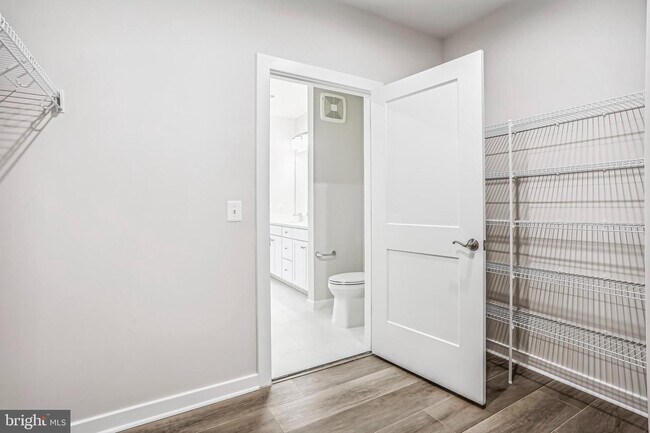 Building Photo - 1675 Bandit Loop