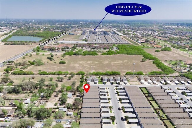 Building Photo - 1704 W Garrison Dr